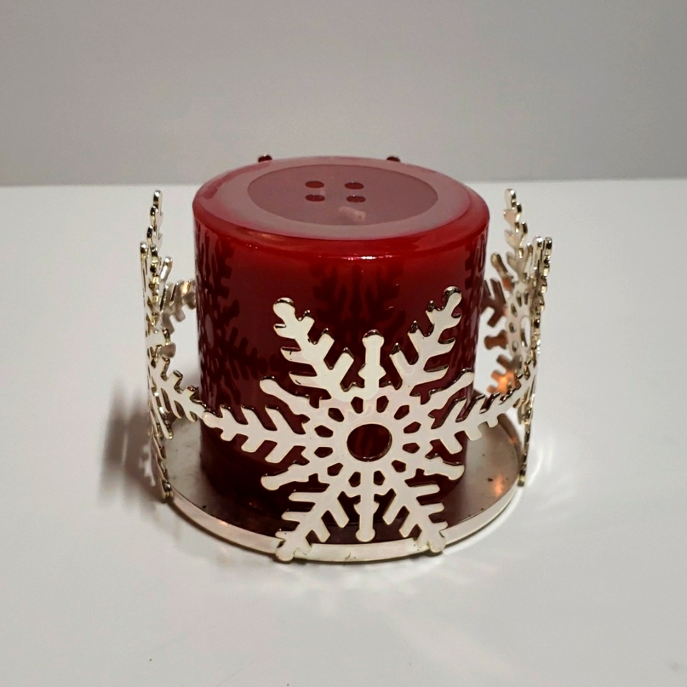 White Barn Candle Company Snowflake Candle Holder Cinnamon Stick Candle